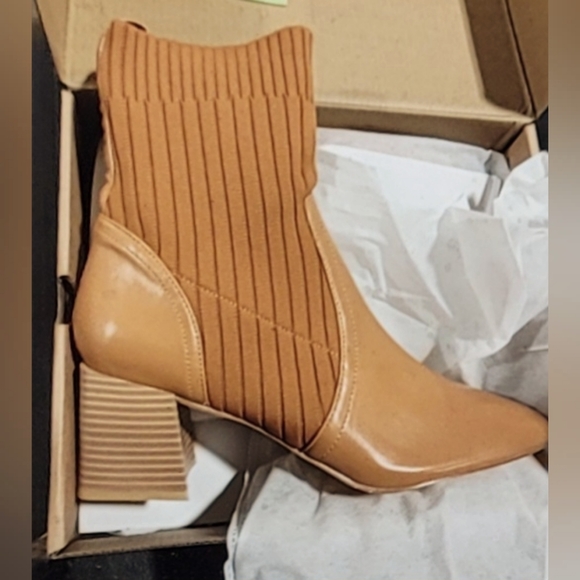 NIB Knit Sweater ankle slip on warm and cozy block heal bootie size 10 - Picture 1 of 7